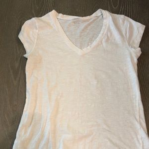 White V-neck short sleeve shirt